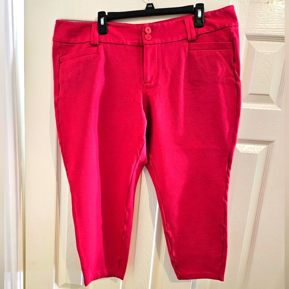Torrid Pants - Torrid Ponte Stretch Capri Pant